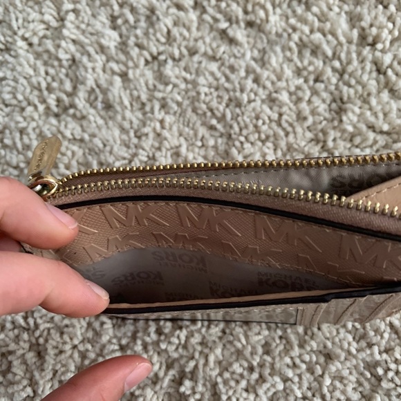 Michael KORS Wallet - Picture 4 of 7